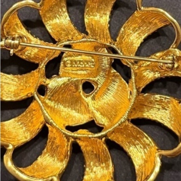 Vintage Monet Brooch - Picture 5 of 5